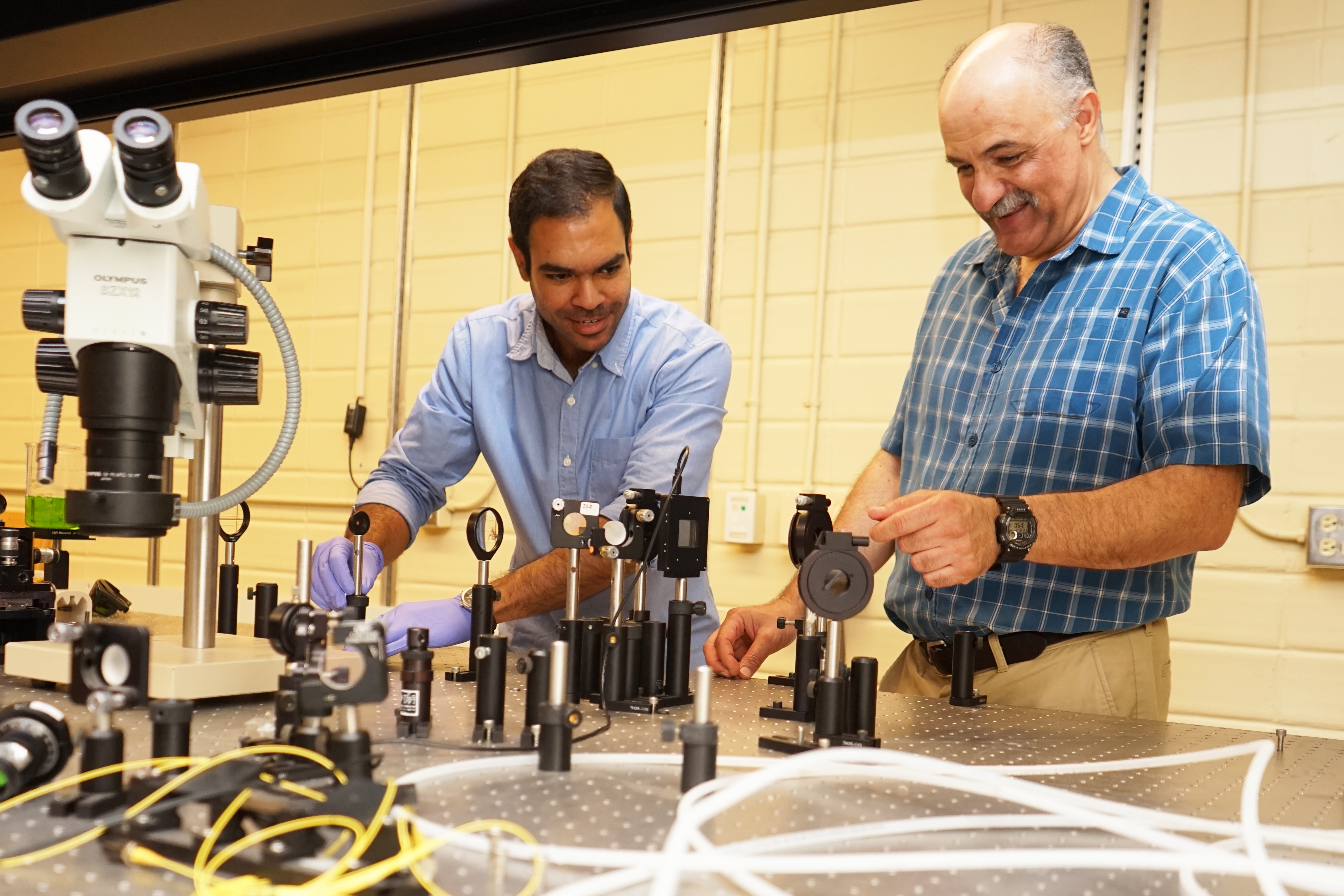 Professor Mojahedi and PhD Candidate Ahmed Dorrah work in their lab.