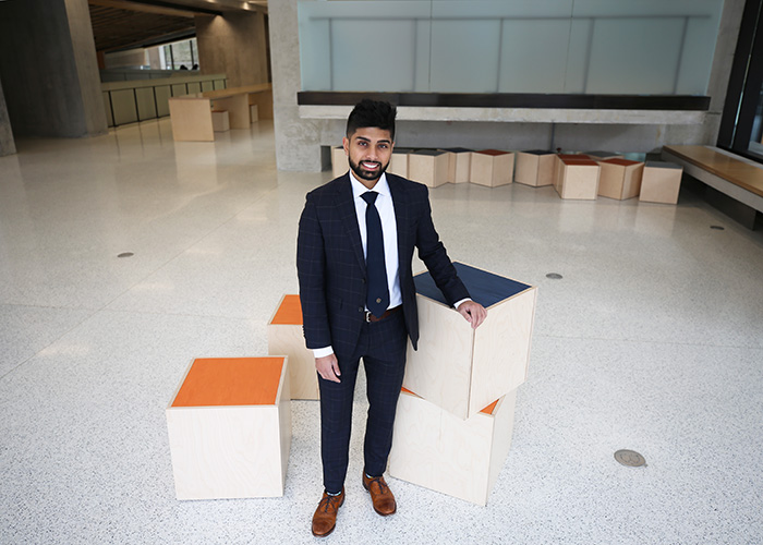 Mehran Hydary (ElecE + PEY), blockchain delivery lead at Deloitte Canada, is one of many alumni sharing career insights at the Faculty’s first Graduate Engineering Networking Series on data analytics and artificial intelligence. (Credit: Liz Do)