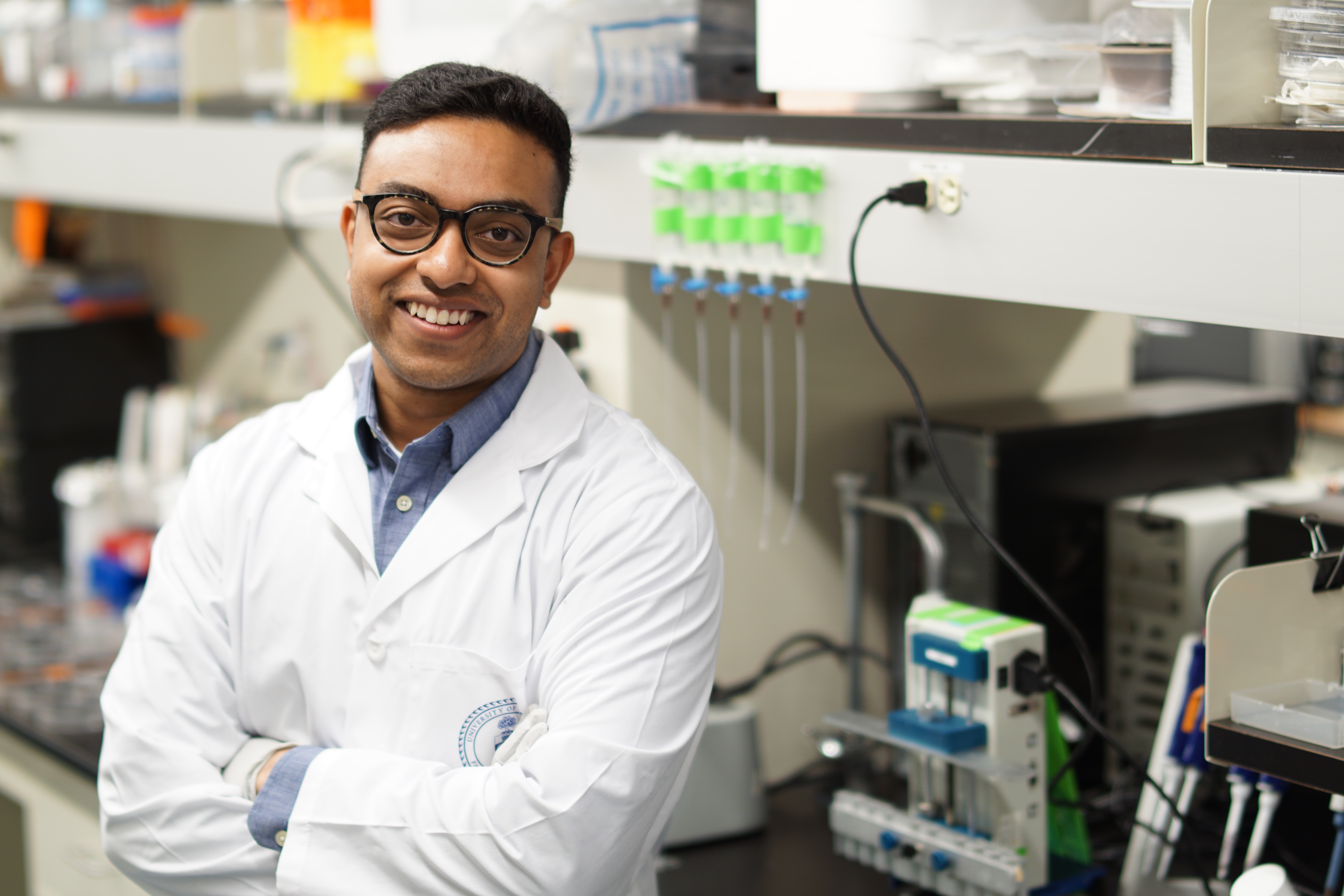 PhD candidate Surath Gomis in the lab.